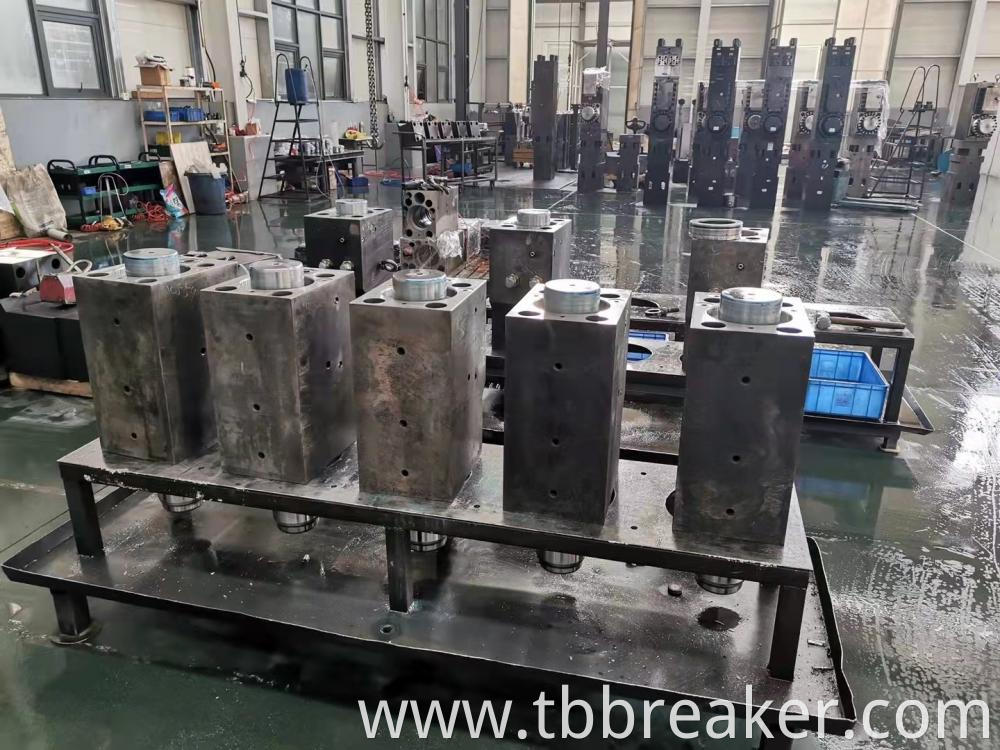 Breaker Cylinder Assembly